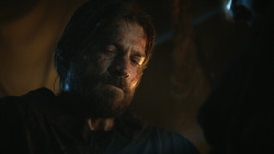extant_GameOfThrones_3x04-KissedByFire_1375