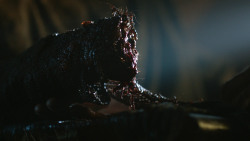extant_GameOfThrones_3x04-KissedByFire_1383