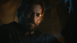 extant_GameOfThrones_3x04-KissedByFire_1386