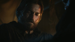 extant_GameOfThrones_3x04-KissedByFire_1389