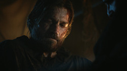 extant_GameOfThrones_3x04-KissedByFire_1390