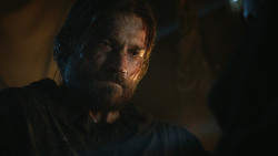extant_GameOfThrones_3x04-KissedByFire_1398