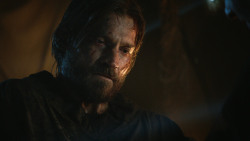 extant_GameOfThrones_3x04-KissedByFire_1407