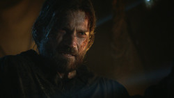 extant_GameOfThrones_3x04-KissedByFire_1413