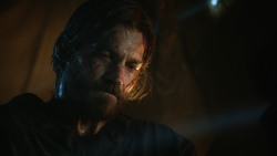 extant_GameOfThrones_3x04-KissedByFire_1462