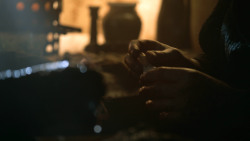 extant_GameOfThrones_3x04-KissedByFire_1472