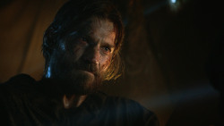 extant_GameOfThrones_3x04-KissedByFire_1473