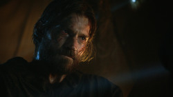 extant_GameOfThrones_3x04-KissedByFire_1474