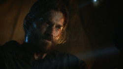 extant_GameOfThrones_3x04-KissedByFire_1475