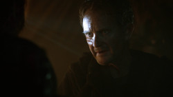 extant_GameOfThrones_3x04-KissedByFire_1478