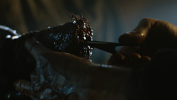 extant_GameOfThrones_3x04-KissedByFire_1534