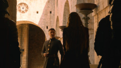 extant_GameOfThrones_3x04-KissedByFire_1555