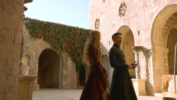 extant_GameOfThrones_3x04-KissedByFire_1578