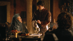 extant_GameOfThrones_3x04-KissedByFire_1644