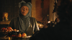 extant_GameOfThrones_3x04-KissedByFire_1652