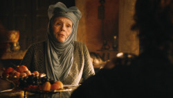 extant_GameOfThrones_3x04-KissedByFire_1655