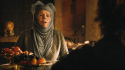 extant_GameOfThrones_3x04-KissedByFire_1657