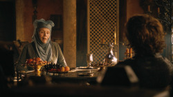 extant_GameOfThrones_3x04-KissedByFire_1670
