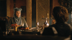 extant_GameOfThrones_3x04-KissedByFire_1673