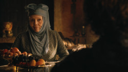 extant_GameOfThrones_3x04-KissedByFire_1690