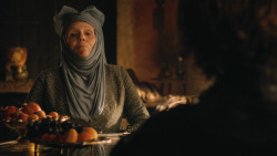 extant_GameOfThrones_3x04-KissedByFire_1694