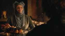 extant_GameOfThrones_3x04-KissedByFire_1695