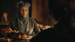 extant_GameOfThrones_3x04-KissedByFire_1697