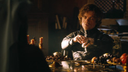 extant_GameOfThrones_3x04-KissedByFire_1715