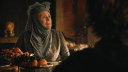 extant_GameOfThrones_3x04-KissedByFire_1727