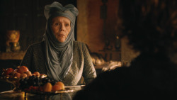 extant_GameOfThrones_3x04-KissedByFire_1729