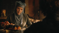 extant_GameOfThrones_3x04-KissedByFire_1738