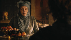 extant_GameOfThrones_3x04-KissedByFire_1742