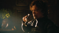 extant_GameOfThrones_3x04-KissedByFire_1754