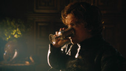 extant_GameOfThrones_3x04-KissedByFire_1758