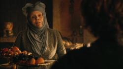 extant_GameOfThrones_3x04-KissedByFire_1770