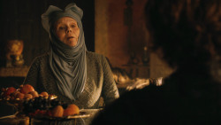 extant_GameOfThrones_3x04-KissedByFire_1771