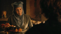 extant_GameOfThrones_3x04-KissedByFire_1777