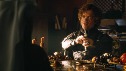 extant_GameOfThrones_3x04-KissedByFire_1782