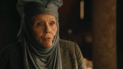 extant_GameOfThrones_3x04-KissedByFire_1786