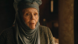 extant_GameOfThrones_3x04-KissedByFire_1810