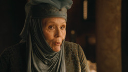 extant_GameOfThrones_3x04-KissedByFire_1816
