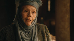 extant_GameOfThrones_3x04-KissedByFire_1841
