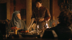extant_GameOfThrones_3x04-KissedByFire_1852
