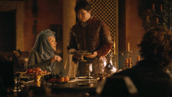 extant_GameOfThrones_3x04-KissedByFire_1854