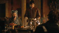 extant_GameOfThrones_3x04-KissedByFire_1858