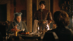 extant_GameOfThrones_3x04-KissedByFire_1867