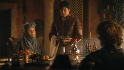 extant_GameOfThrones_3x04-KissedByFire_1875