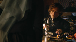 extant_GameOfThrones_3x04-KissedByFire_1878