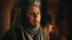 extant_GameOfThrones_3x04-KissedByFire_1881