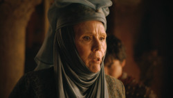 extant_GameOfThrones_3x04-KissedByFire_1883